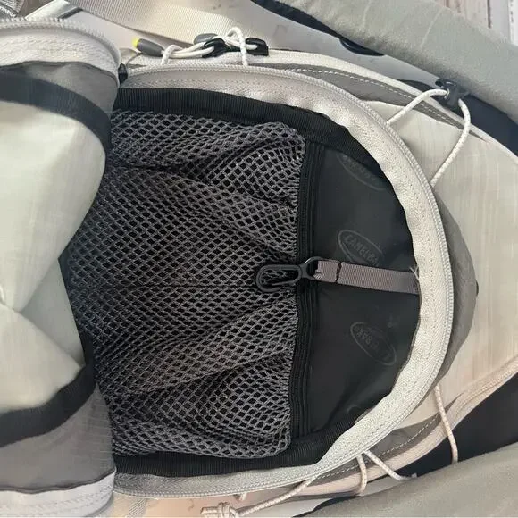 CAMELBAK- Magic Hydration Backpack NO ACCESSORIES - Picture 7 of 12